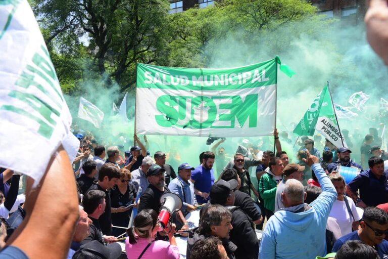 Sin nuevas ofertas salariales, estatales y el Suoem mantienen el conflicto