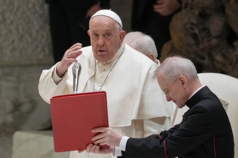 El papa visitará Córcega el 15 de diciembre tras no asistir a la reapertura de Notre Dame en París