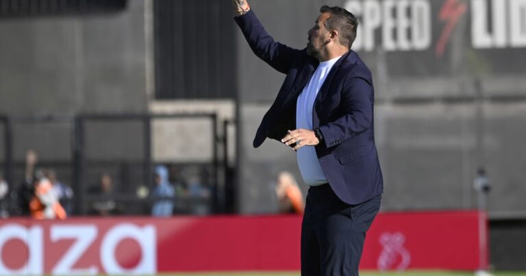 Riestra y San Martín de San Juan se enfrentan en el Bajo Flores