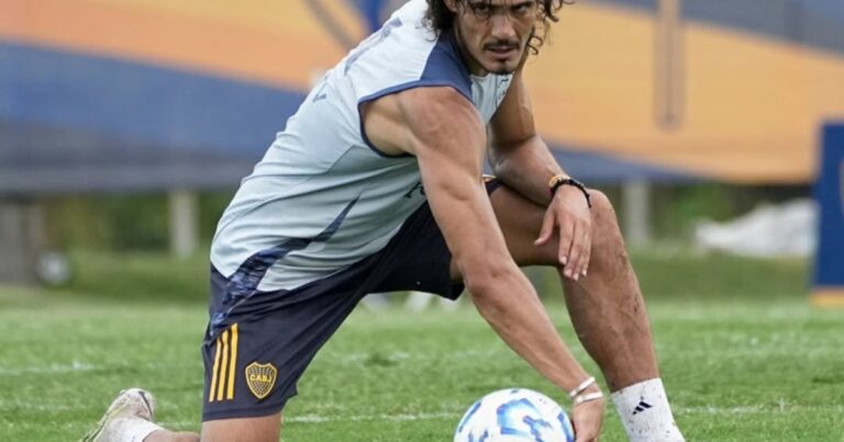 Por qué Gago no puede confirmar a Cavani para el clásico con Racing