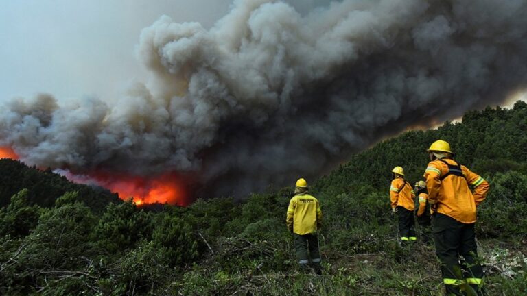 El incendio en el parque Nahuel Huapi sigue activo tras 40 días