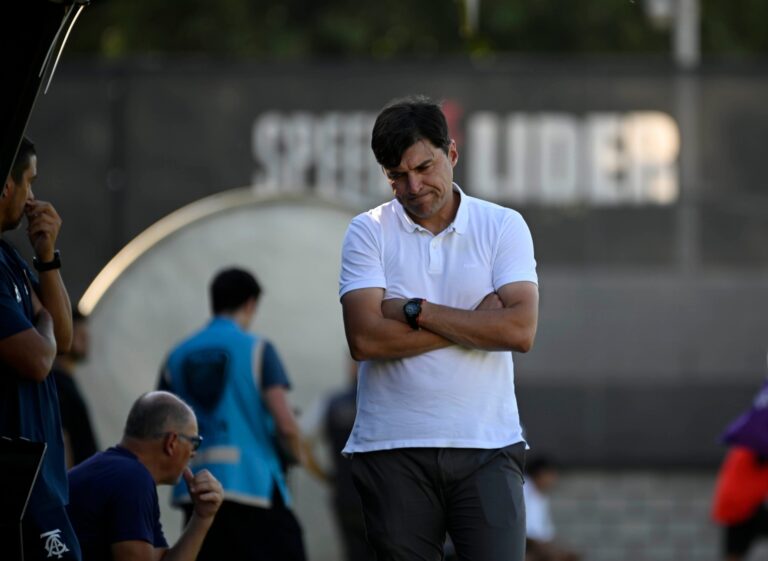 Fin del ciclo del Cacique Medina en Talleres: quién dirigirá interinamente