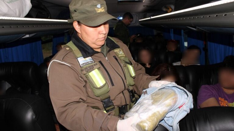 Ruta narco: encuentran droga y armas en operativos en Córdoba y San Juan