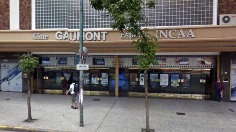 Duro cruce entre la industria del cine y el director del INCAA