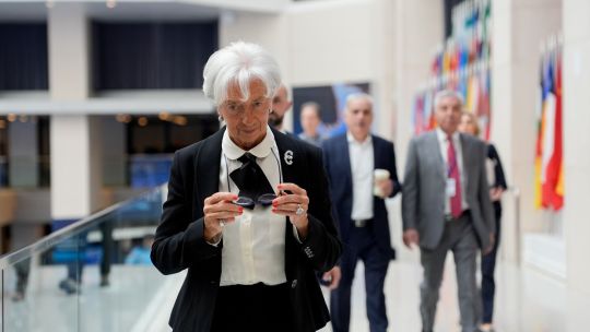 Christine Lagarde prevé que la inflación de la eurozona rondará la meta del 2%