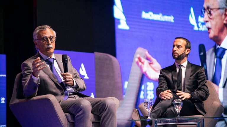 Mario Lugones: «Encontramos un sistema de salud en terapia intensiva»