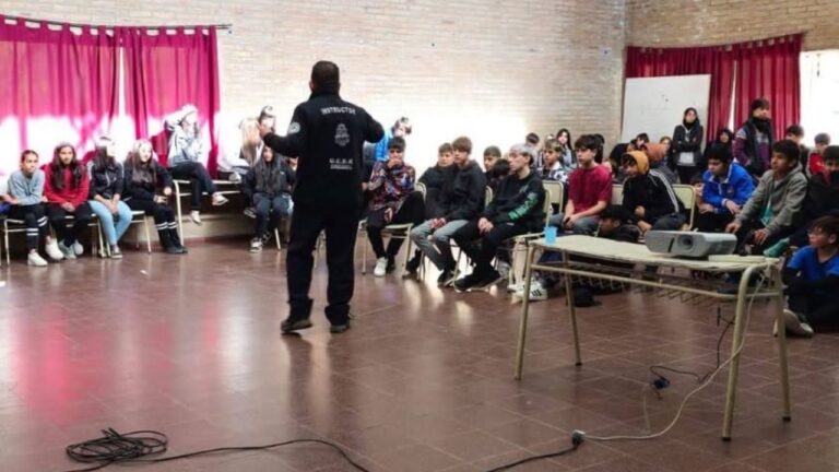 Riesgos en la adolescencia: alumnos de Punilla recibieron una capacitación