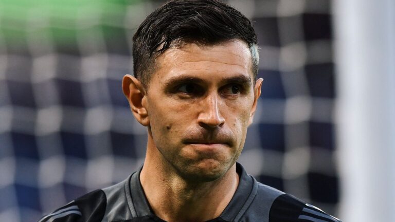 Lágrimas de despedida? El llanto de «Dibu» Martínez que presagia un adiós