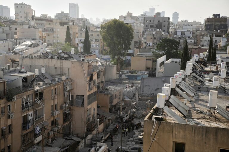 Israel advierte a residentes de Teherán que evacúen antes de los ataques