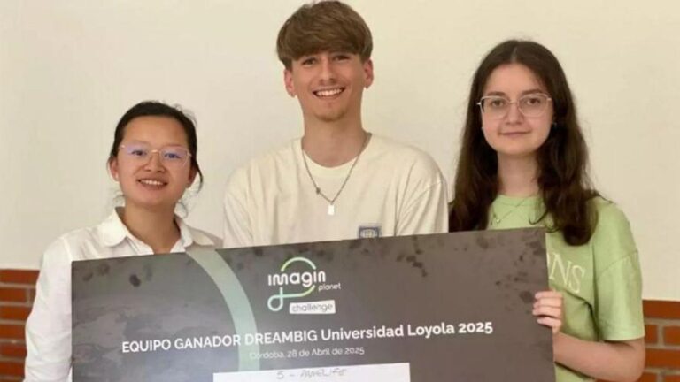 Loyola brilla en el imaginPlanet Challenge