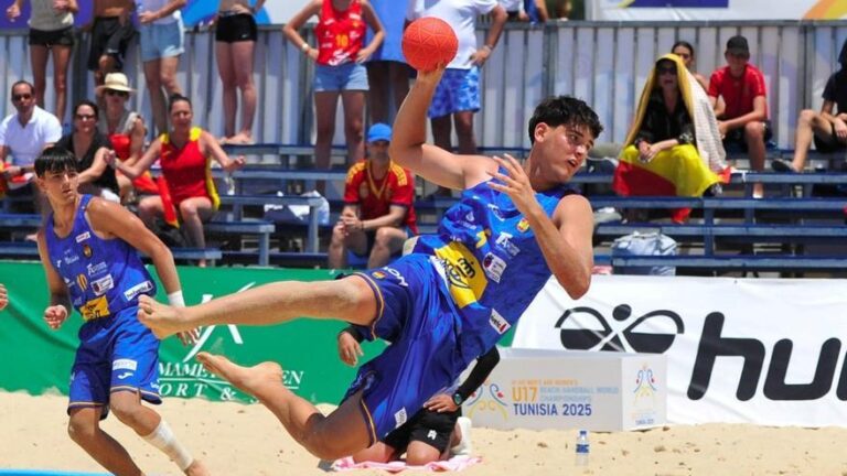 Pablo Sánchez logra un título mundial de balonmano playa para la historia