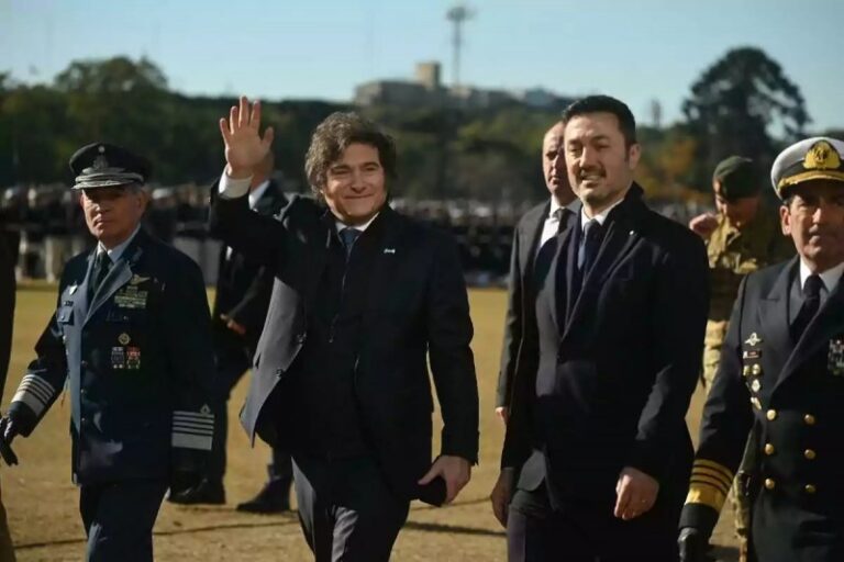 Día de la Bandera dividido: Milei elogió a las Fuerzas Armadas y Villarruel estuvo en Rosario