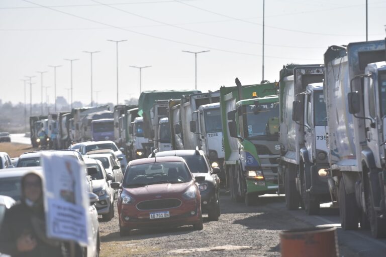 El bloqueo del Suoem en Piedras Blancas terminó con una denuncia penal de la Municipalidad