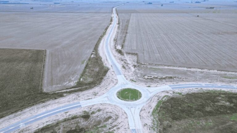 La pavimentación entre Calchín Oeste y la Ruta 10 alcanzó un 85% de ejecución