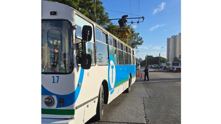 Pasajero herido por los cables del trolebús en el que viajaba en Córdoba