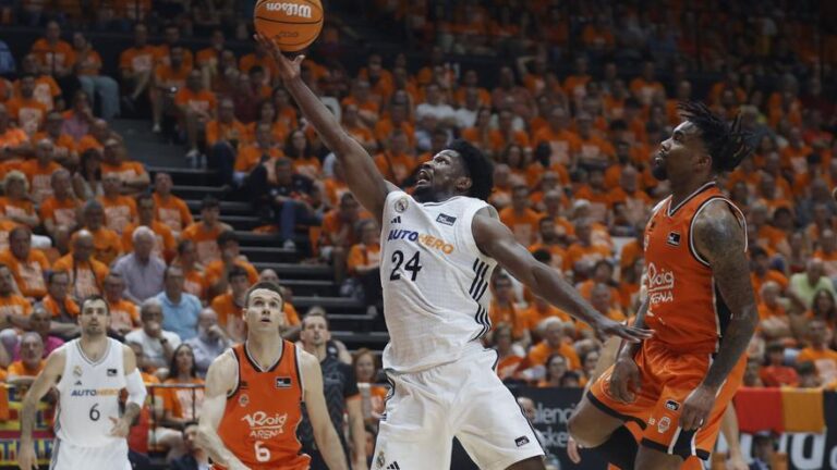 El Real Madrid aprovecha el primer ‘match-ball’ para proclamarse campeón de Liga