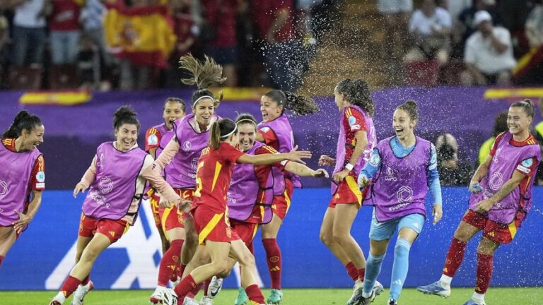 Aitana abre la puerta a la historia