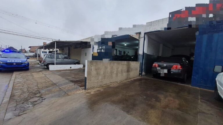 Despliegue sorpresivo en Carlos Paz: revisaron 84 vehículos en talleres mecánicos