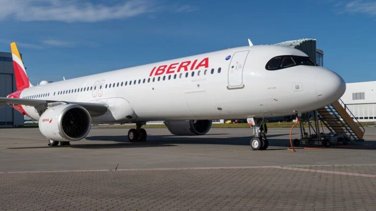 Investigan una supuesta megaestafa con la venta de cientos de pasajes de Iberia y otras aerolíneas