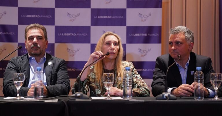 La pelea en la cúspide libertaria no cesa: otro gesto de Karina Milei a Pareja y más dardos de las Fuerzas del Cielo