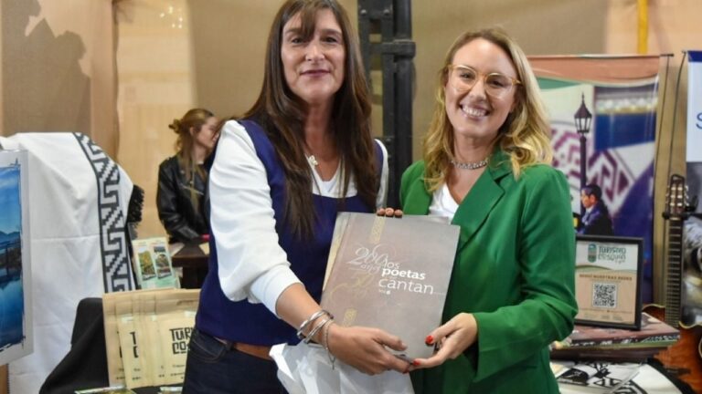 Cosquín llevó su folklore y su cultura a la Feria del Libro de Gualeguaychú