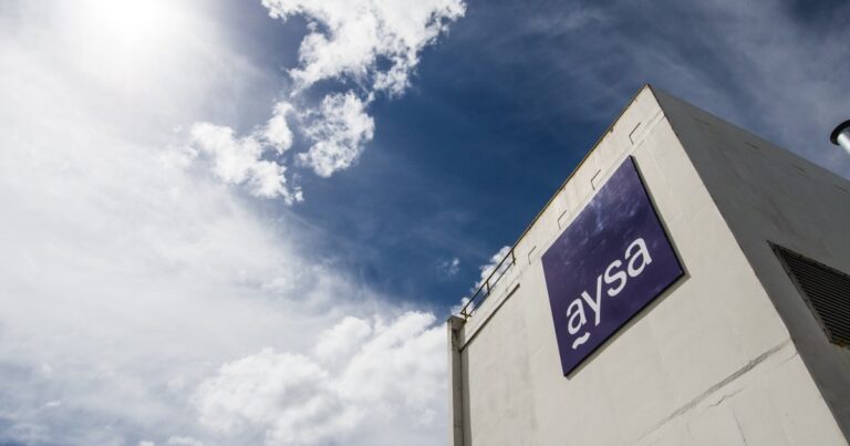 El peronismo presiona a Milei y busca frenar desde el Congreso la privatización de Aysa