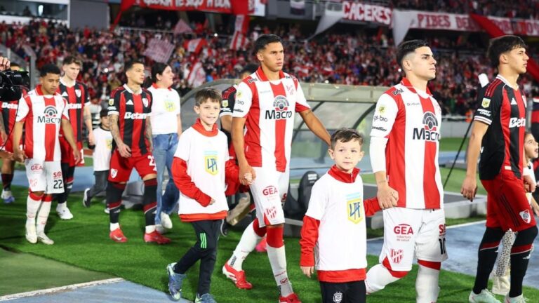 Instituto visita a Vélez, que llega invicto