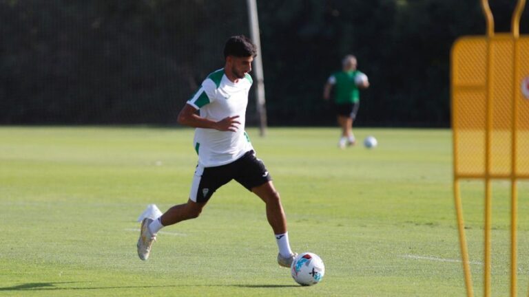 Caso Calderón en el Córdoba CF: sin minutos, sin lesión y con el futuro en el aire