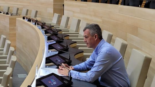 Agustín Spaccesi evalúa ir solo en octubre, cada vez más alejado de LLA