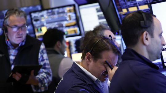 Wall Street financia a países en desarrollo y crecen las señales de alerta