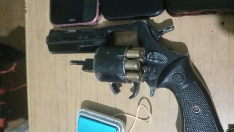 Siete detenidos con drogas y dinero, intentaron burlar un control policial