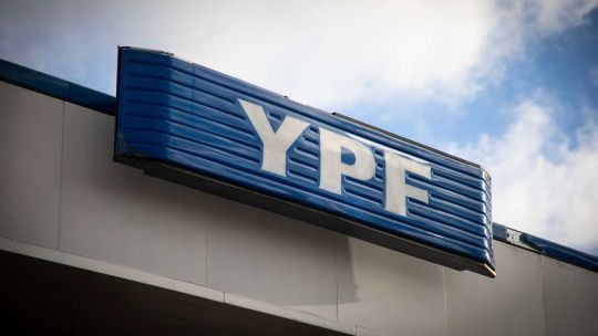 YPF deja de informar los aumentos de combustibles: los precios variarán según la demanda