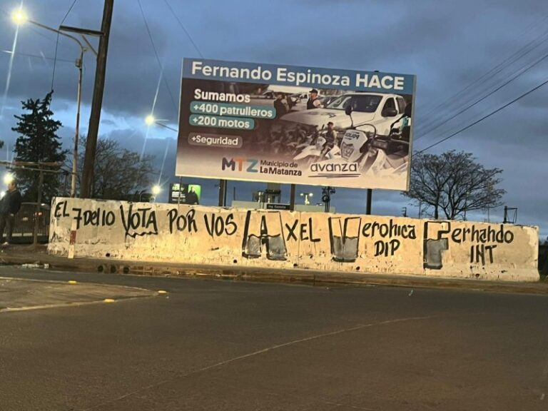 Espinoza mandó a hacer pintadas para las elecciones, pero se equivocó la fecha