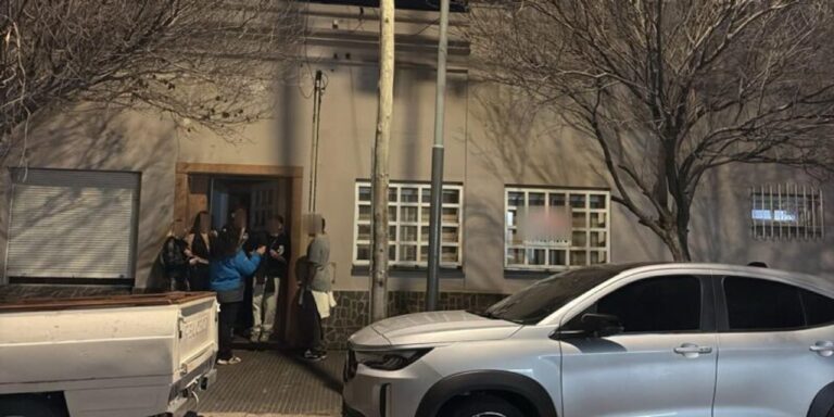 La Municipalidad de Córdoba desarticuló una fiesta clandestina con 250 personas