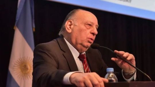 Cachanosky: El Gobierno está enredado en su política monetaria