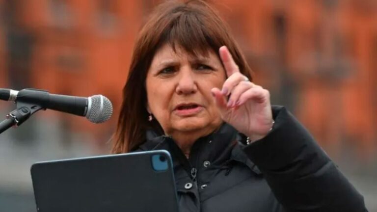 Patricia Bullrich llega a Córdoba para entregar viviendas a efectivos de las fuerzas federales