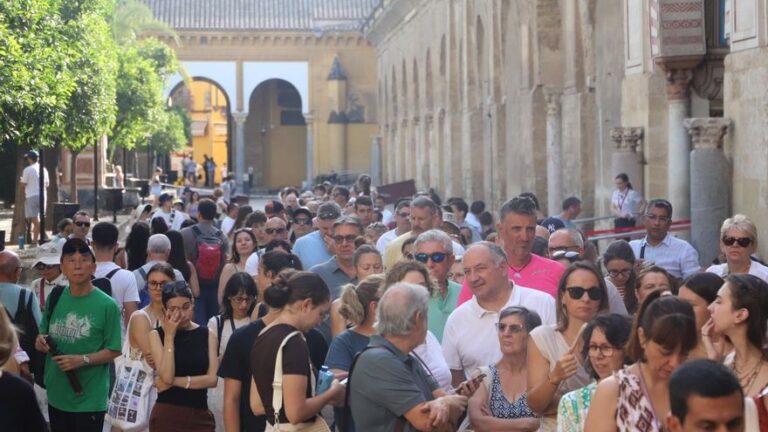 El fantasma de Notre Dame sobrevuela la Mezquita-Catedral de Córdoba: un paseo por el emblemático templo el día después del incendio