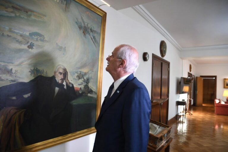 Kicillof propone al ex canciller Taiana como cabeza de la lista de diputados nacionales