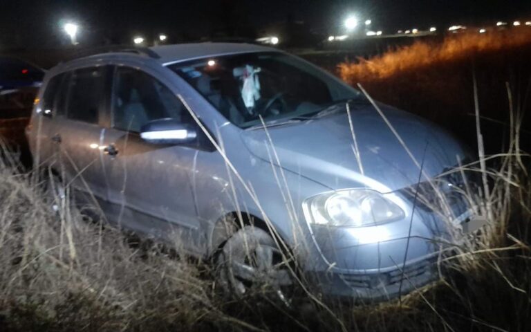 Detienen a un menor que le robó un auto a una conductora de una App