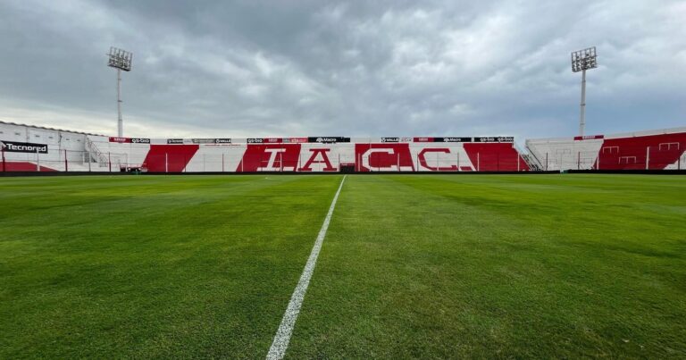 Platense visita a Instituto para salir del fondo