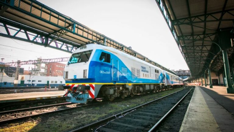 El Gobierno dice que la privatización de los trenes no se detiene