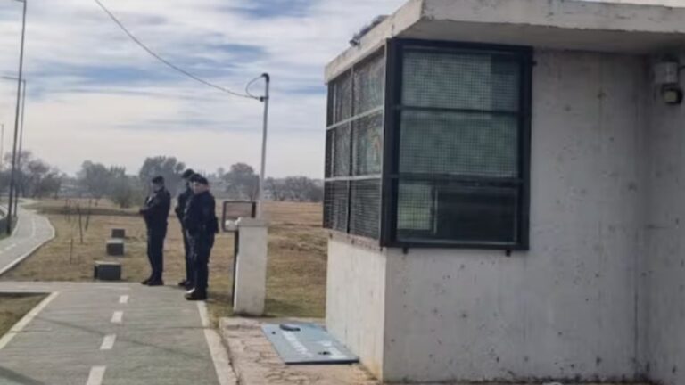 Detuvieron a un policía acusado de abusar de un menor en Córdoba