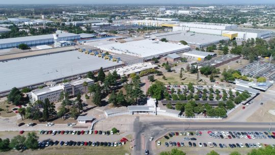 Stellantis convierte a Córdoba en su centro regional de pick-ups: suma producción, empleo y exportaciones