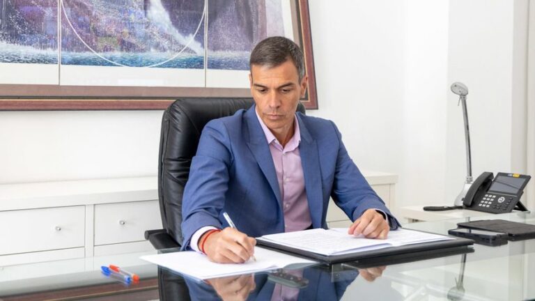 Sánchez preside desde Lanzarote el comité de coordinación del plan estatal de emergencias