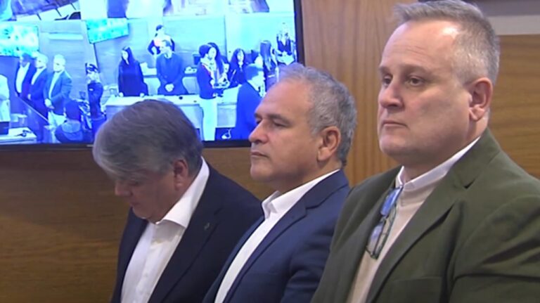 Exfuncionarios de la gestión Mestre van a juicio por extorsión y coimas