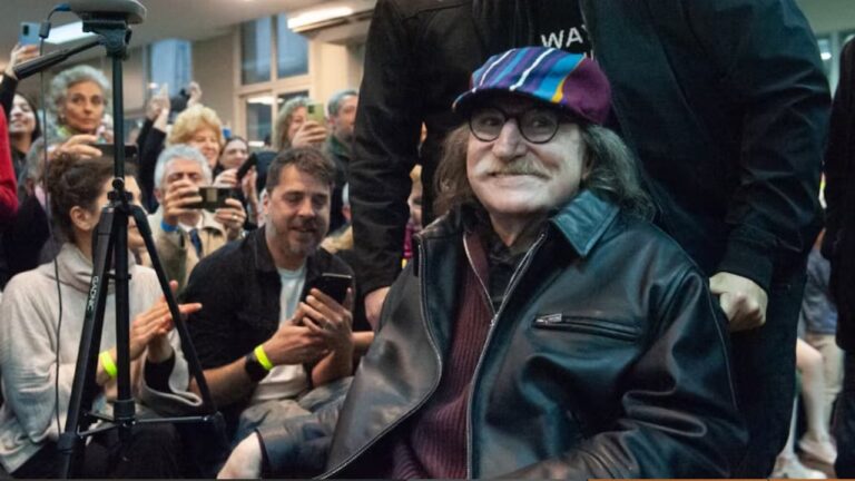 La UBA otorgó el título de Doctor Honoris Causa a Charly García por su aporte político y musical