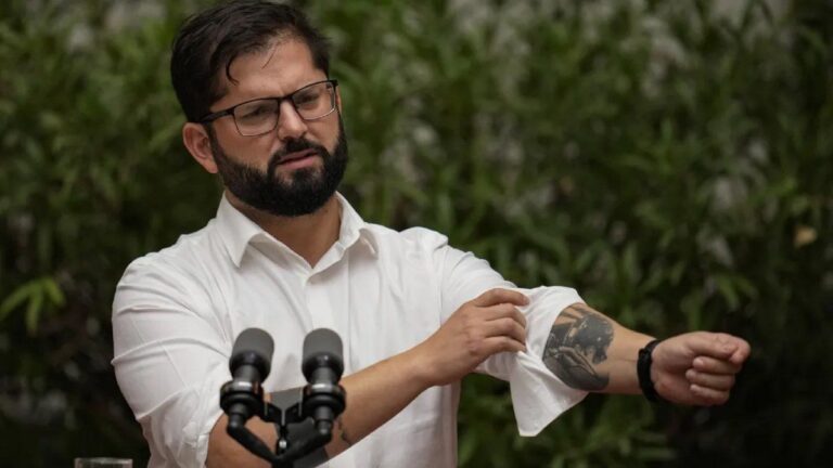 El presidente de Chile habló de los incidentes en la cancha de Independiente: «Nada justifica un linchamiento»