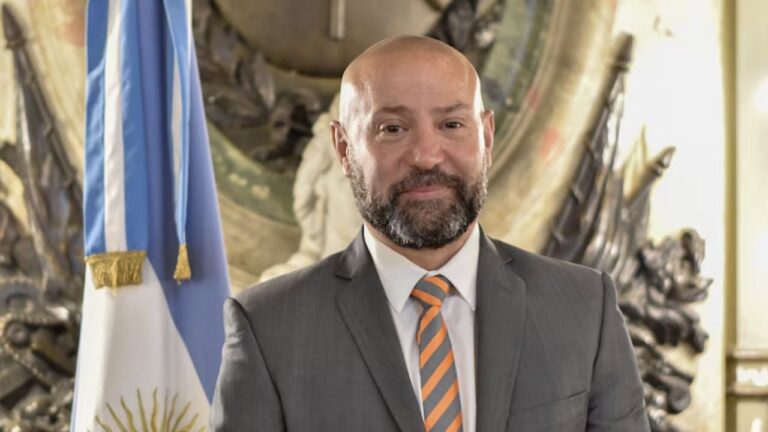 Echaron al titular de la Agencia de Discapacidad tras los audios donde habla de coimas