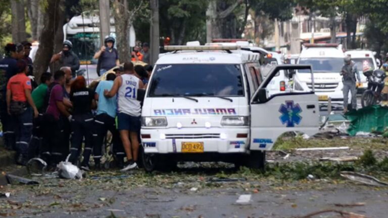 Violencia en Colombia: al menos 5 muertos por un atentado en una base aérea