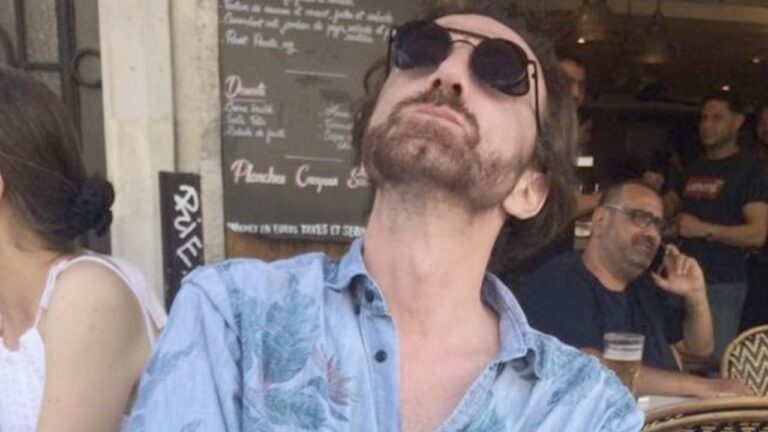 Tragedia en Emily in Paris: falleció un asistente de dirección